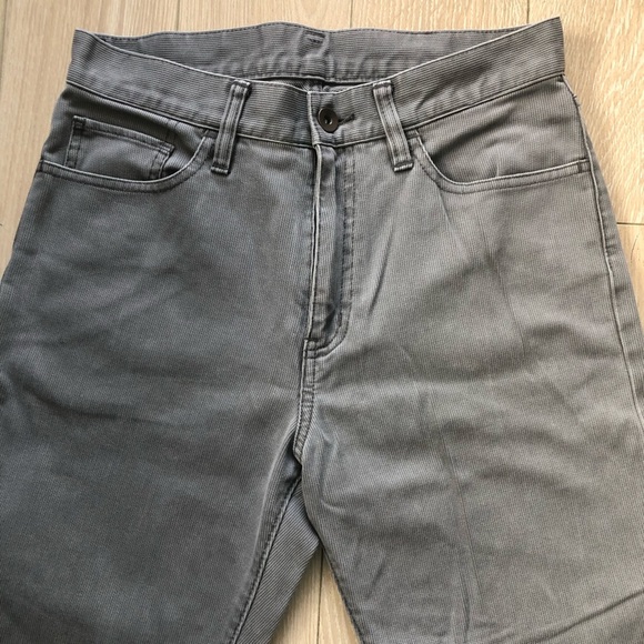 Uniqlo Gray Cropped Straight-Leg Jeans Women’s - Picture 4 of 14